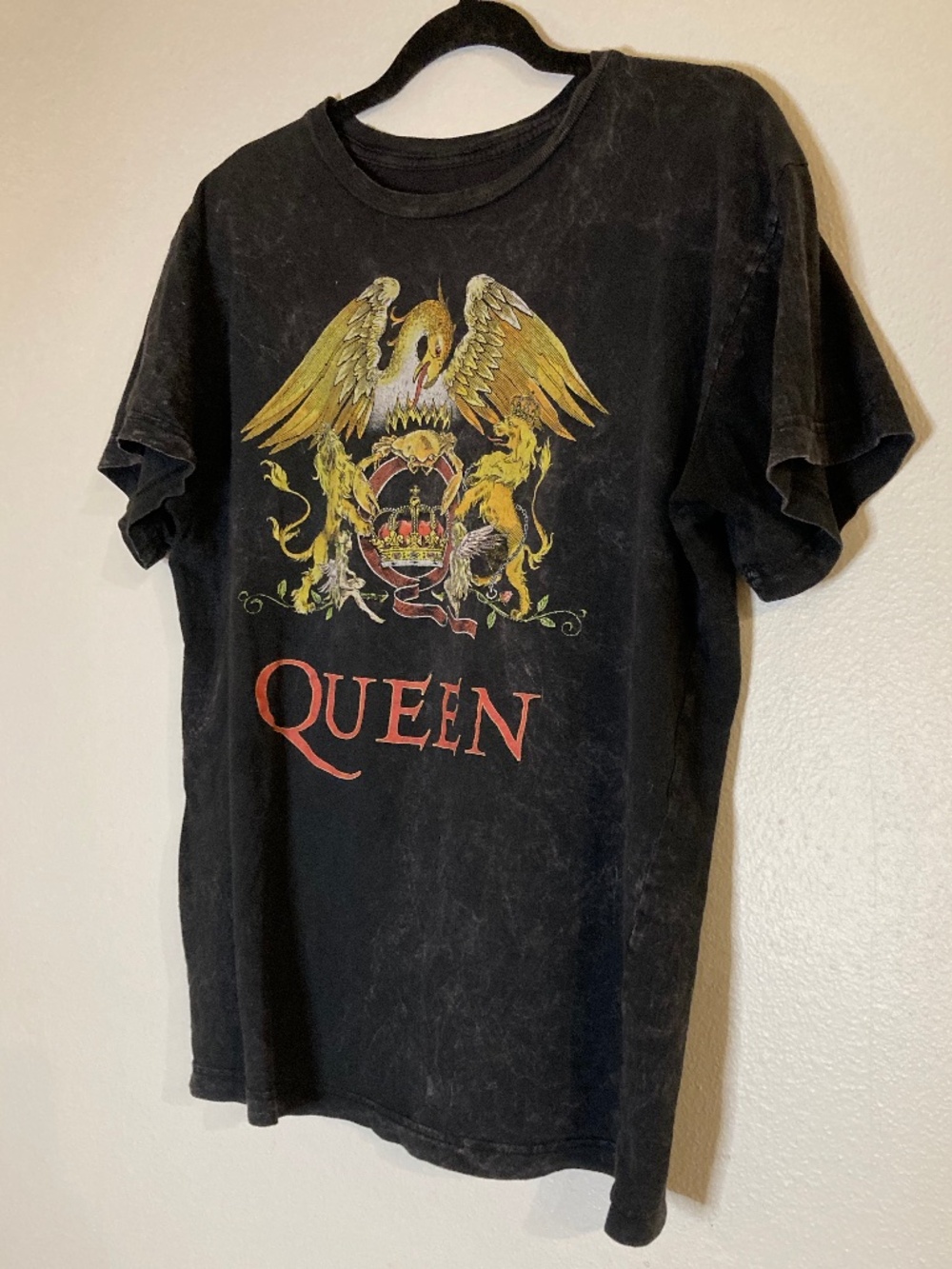 queen cotton crewneck acid wash short sleeve tee